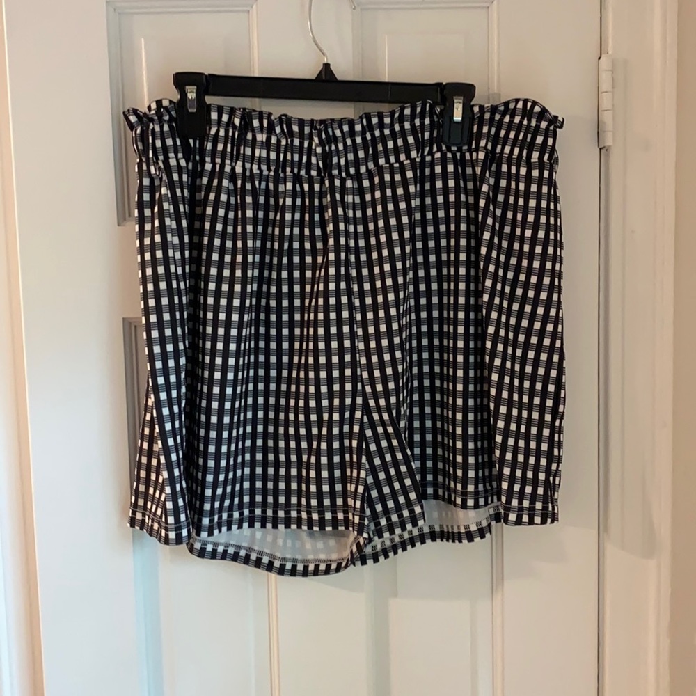 SHEIN paper bag fabric shorts